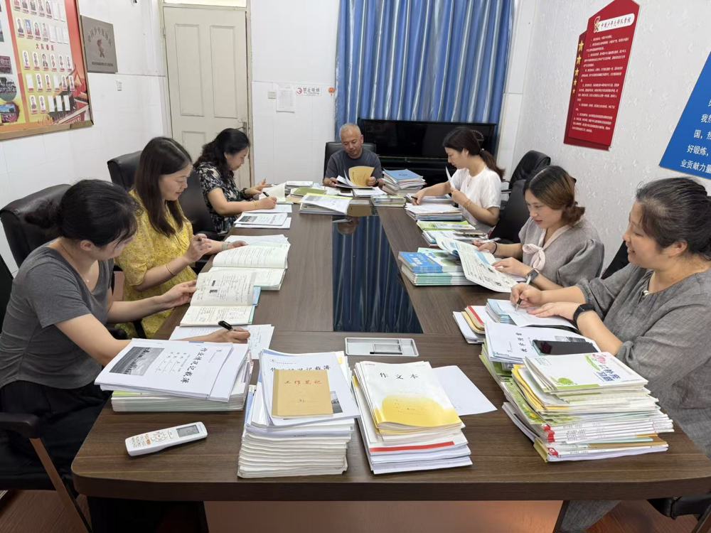 夯实教学常规，筑牢育人根基